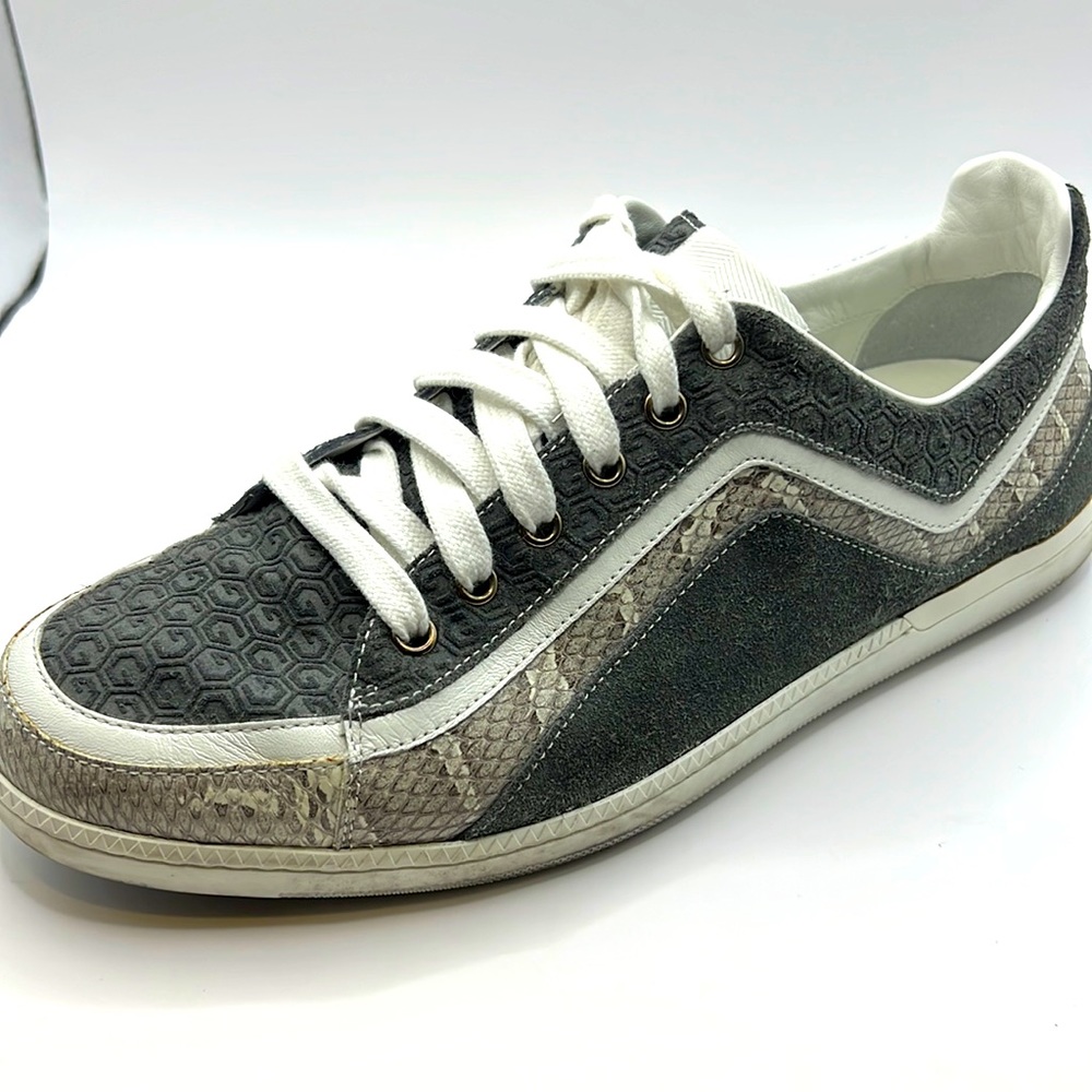 Size 8.5 Gucci sneaker snake print